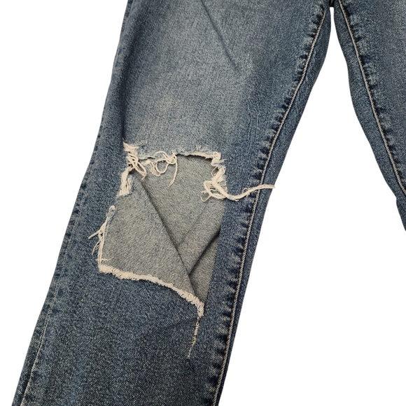 New Look Tori Mom Distressed Crop Jeans - Picture 5 of 10